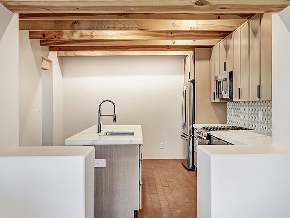 5th image of 3100 Los Anayas Rd NW