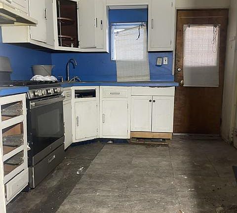 4th image of 2318 E Clearfield St