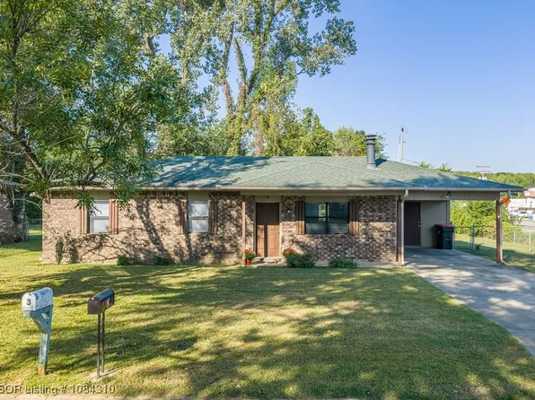 2 S 45th St, Van Buren, AR 72956
