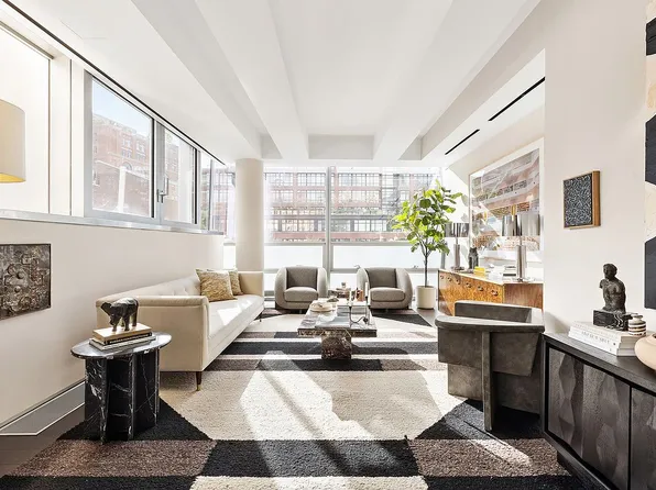 166 Perry St #4B, New York, NY 10014