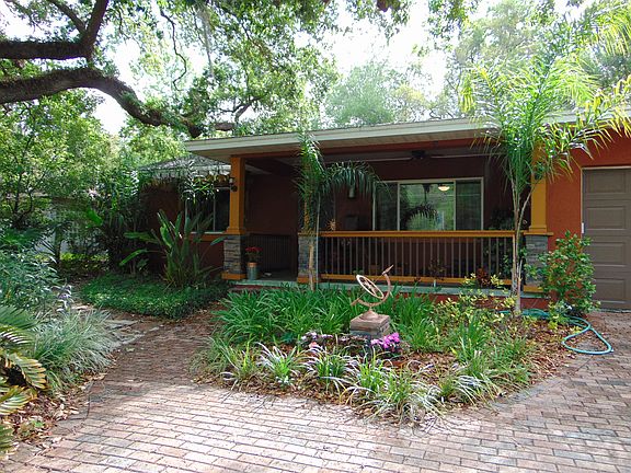 2nd image of 1007 Lake Emerald Dr
