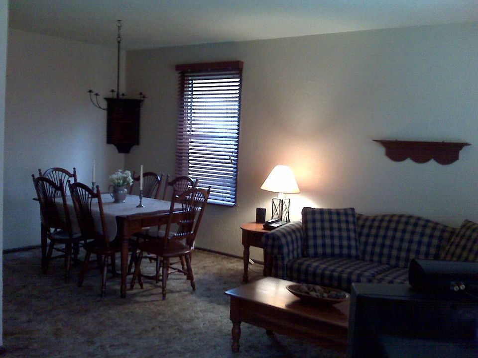 CHARMING LIVINGROOM