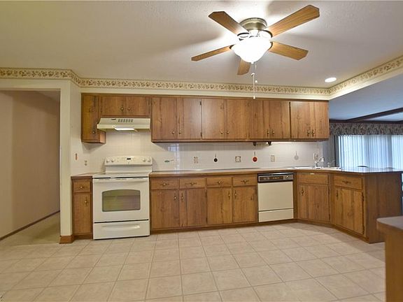 4th image of 4641 Lisa Ln