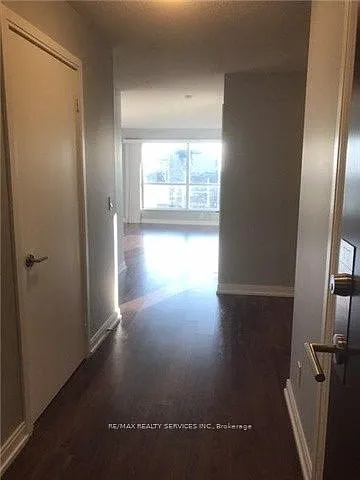 181 Village Green Sq #1717 — Photo 3