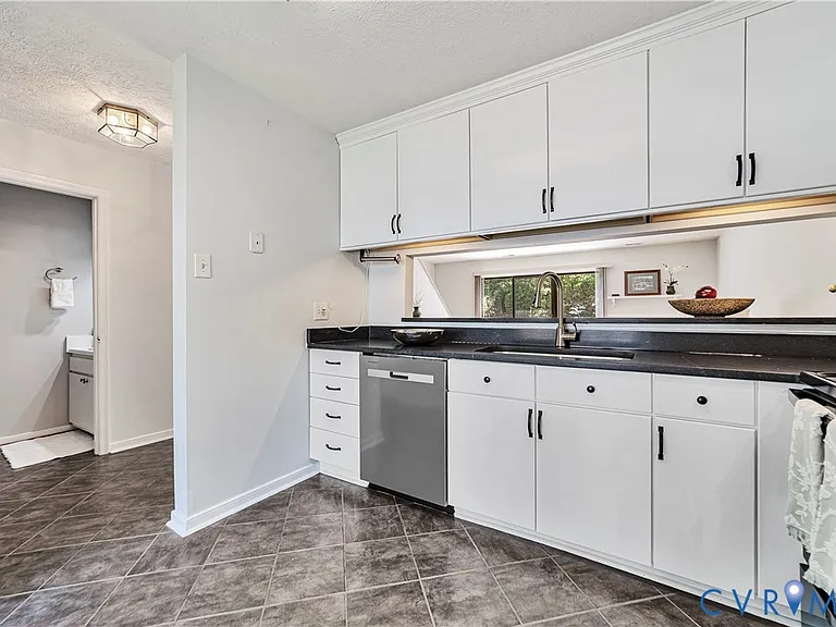 2716 Schooner Ct — Photo 9