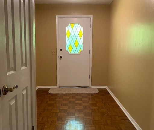 4th image of 16682 Christian Dr