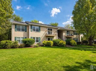 161 Applegate Ln, East Brunswick, NJ 08816