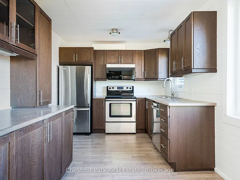 35 Saint Clair St — Photo 28