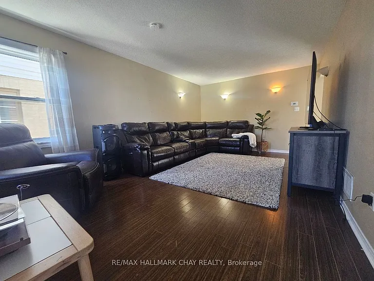 219 Wessenger Dr — Photo 13