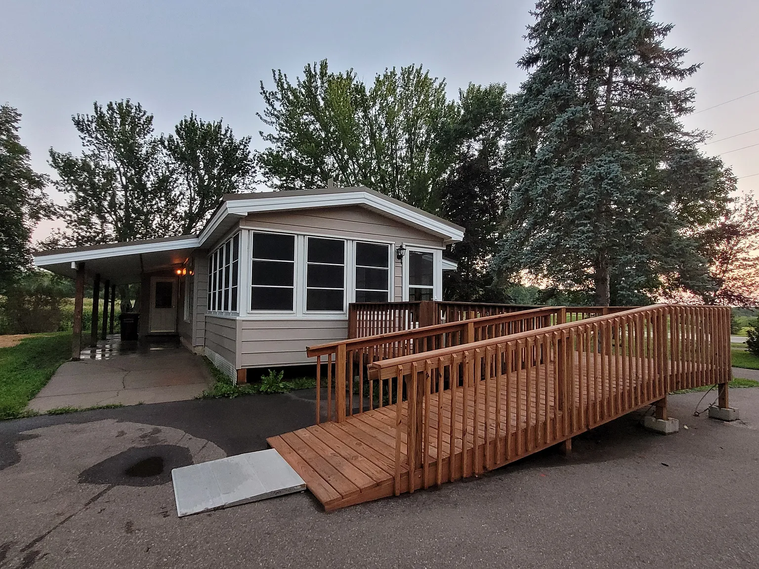 3 bed, 1.5 bath, 1862 sqft, $2,395 — Photo 2