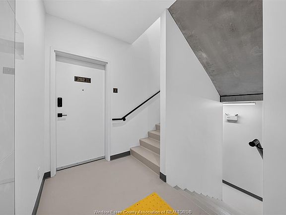 5th image of 215B Lesperance Rd #202B