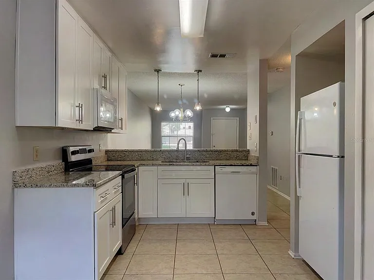 1421 Sophie Blvd — Photo 5