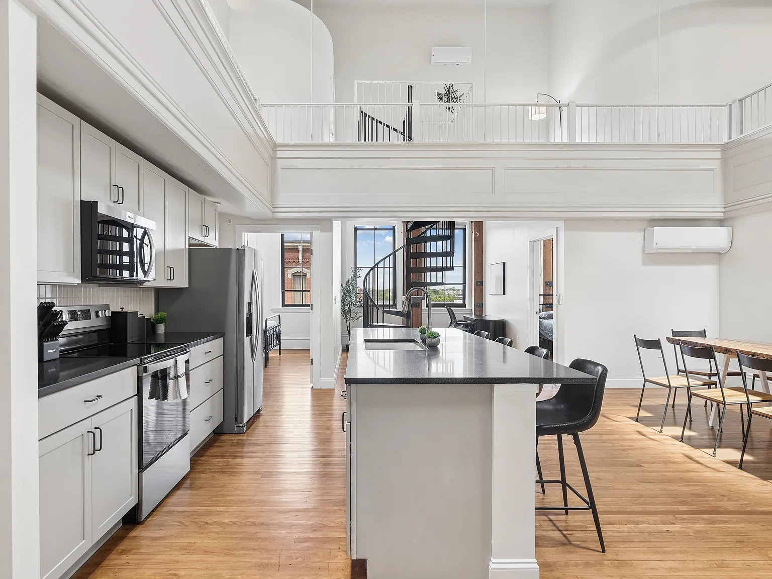 3 bed, $3,500 — Photo 4