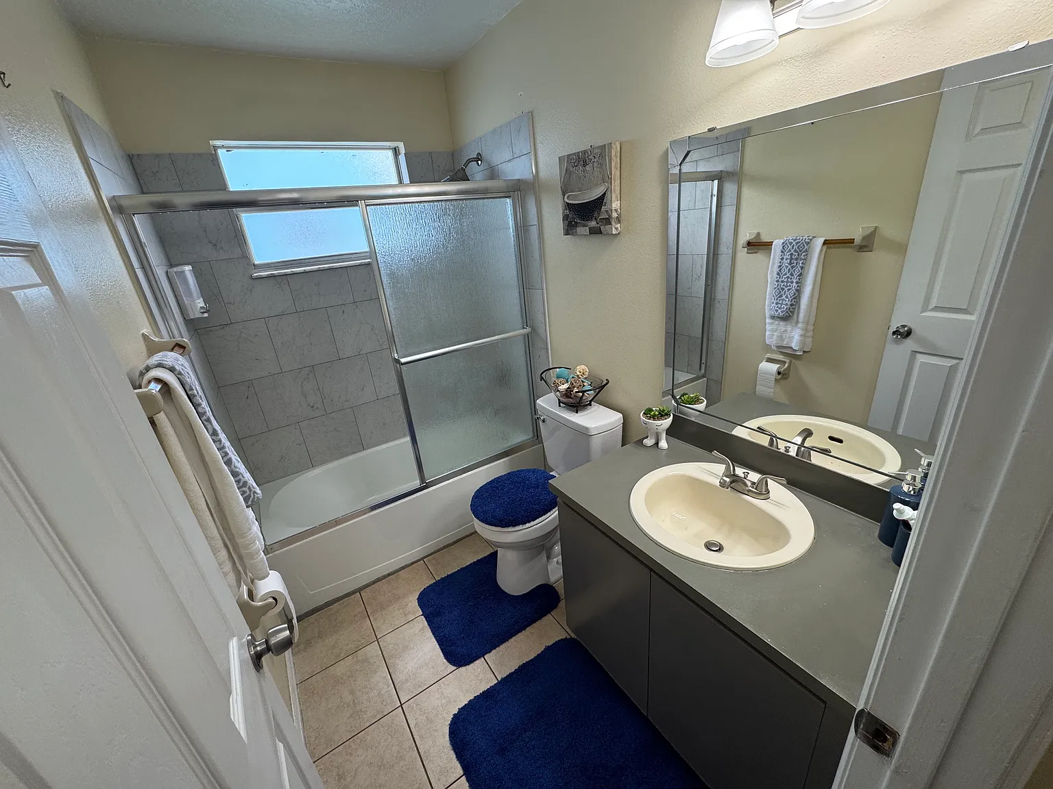 3 bed, 1287 sqft, $700 — Photo 1