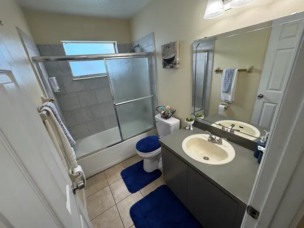 2741 N Poinciana Blvd APT 46, Kissimmee, FL 34746