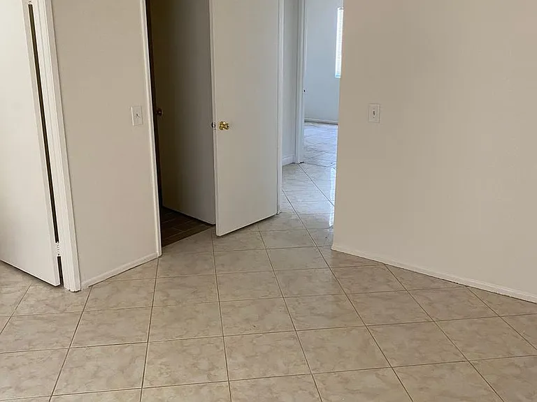 10231 Lawson Ave — Photo 12