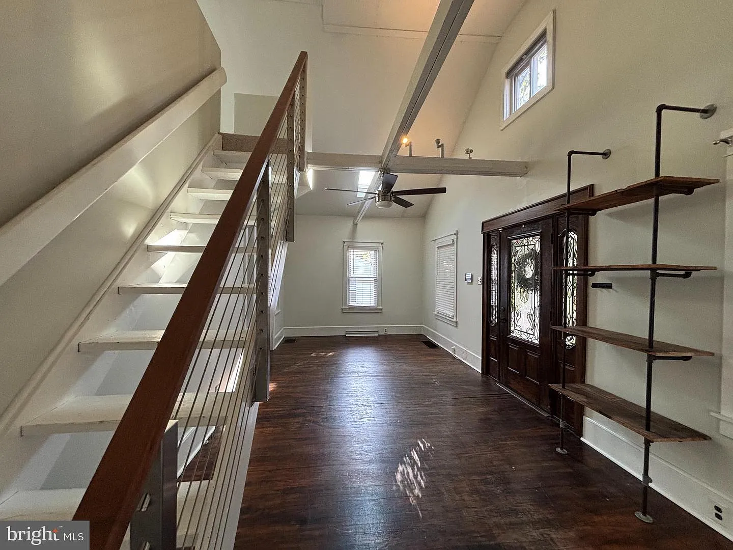 3 bed, 948 sqft, $2,500 — Photo 3
