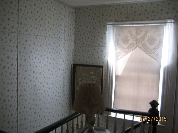 2nd image of 625 Boyd St