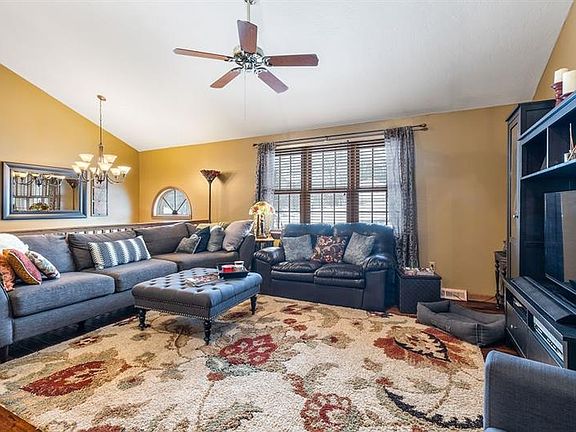5th image of 138 Lake Dr