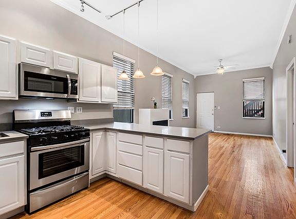 3rd image of 1637 W Wrightwood Ave #1S