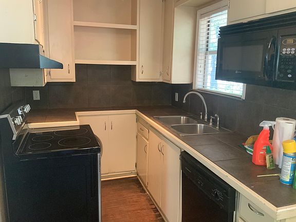 5th image of 10717 Laurel Ln