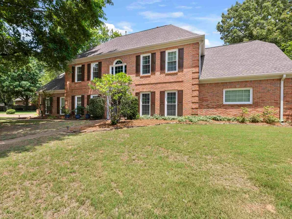 8890 Riverwood Farms Pkwy, Cordova, TN 38016