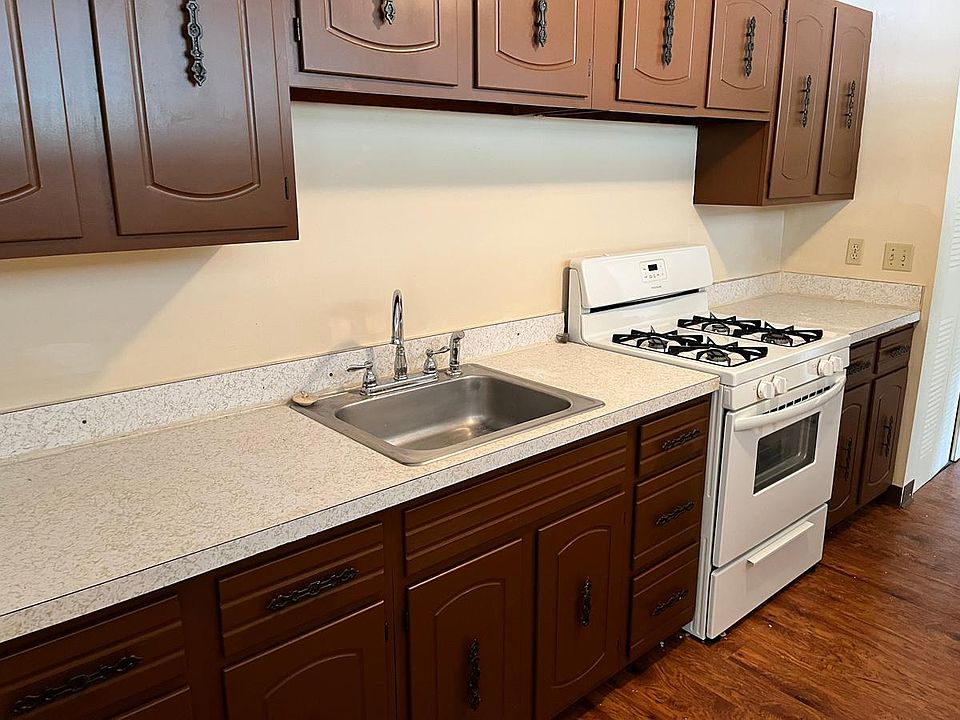 College Village Apartments 91 Maple St Oberlin OH Zillow