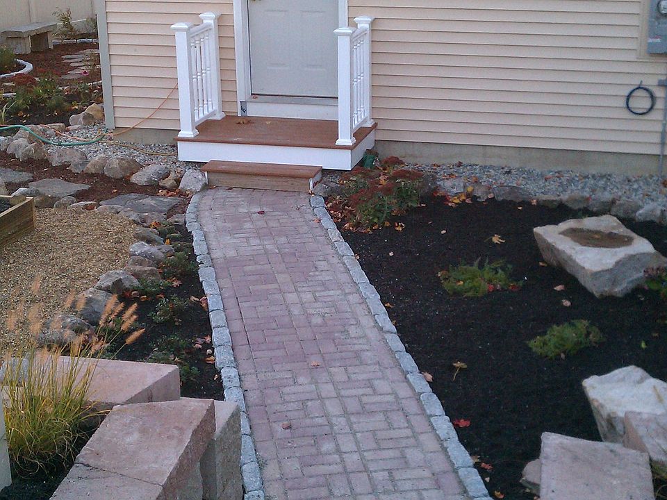 1st image of 80B Main St