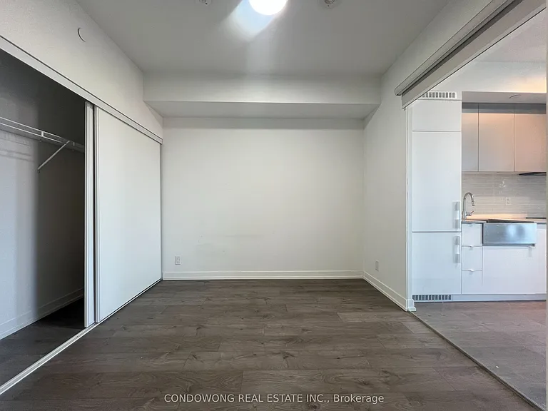 270 Dufferin St #619 — Photo 4