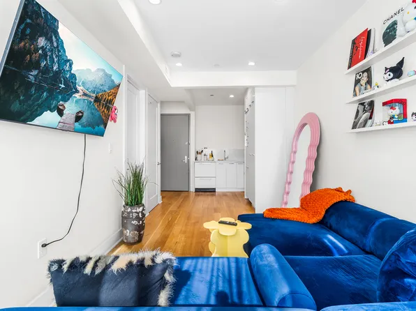 473 Bainbridge Street image 8 of 16