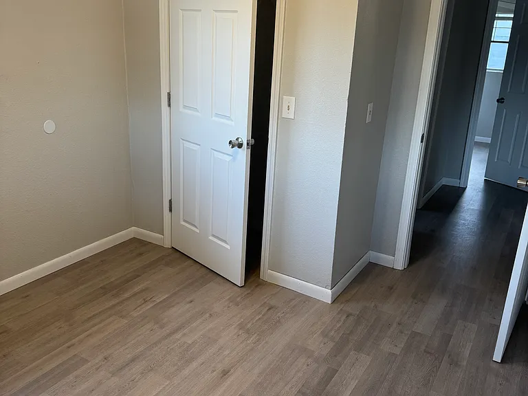 4233 Clay St — Photo 10