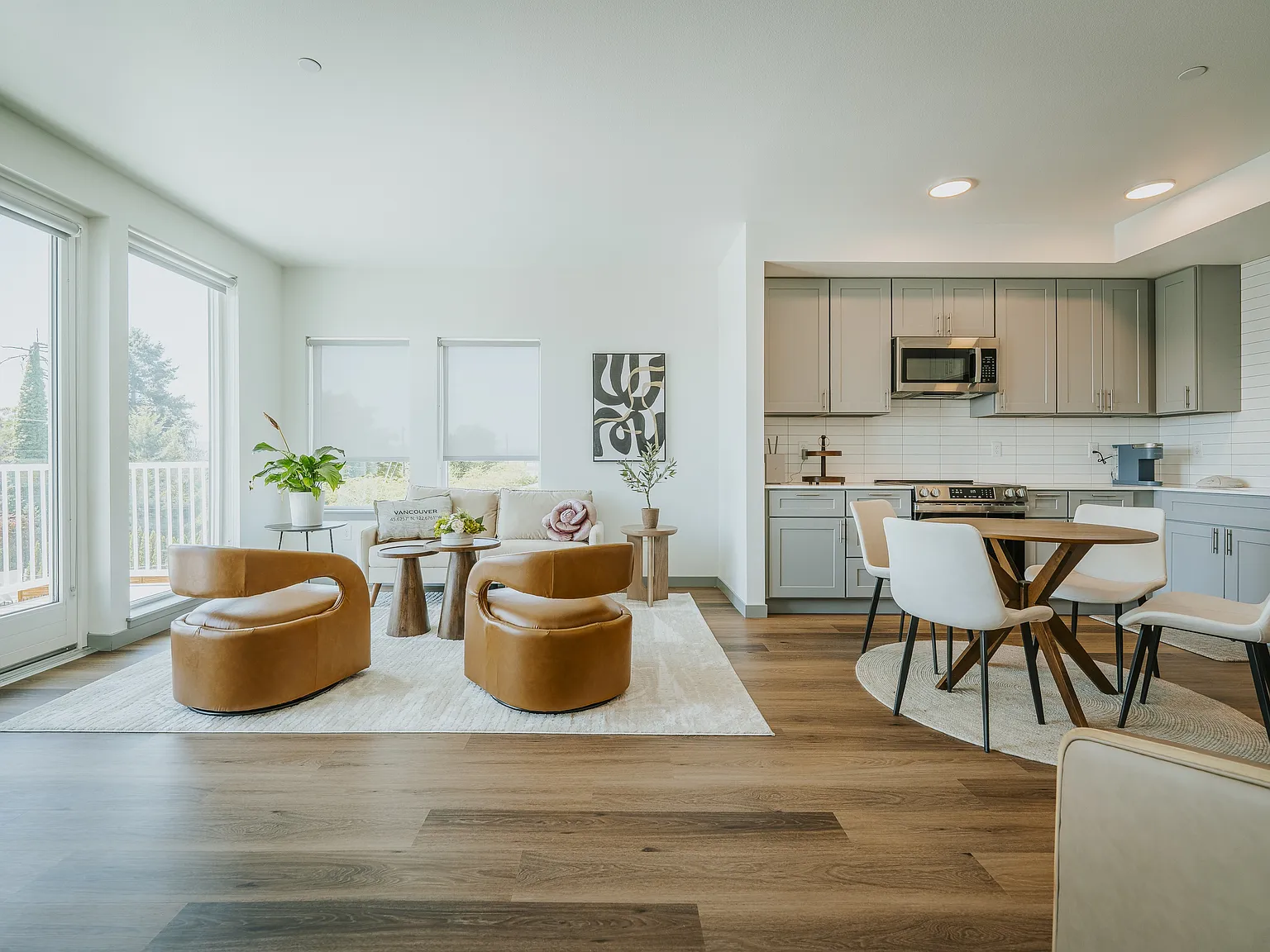 Grand Vista Apartments — Photo 2