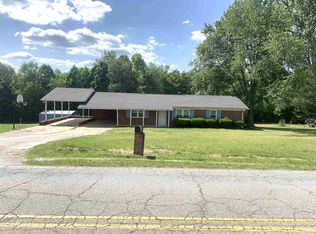 1378 Leadmine Rd, Gaffney, SC 29340