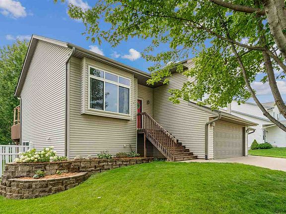 2nd image of 825 Kiowa Dr