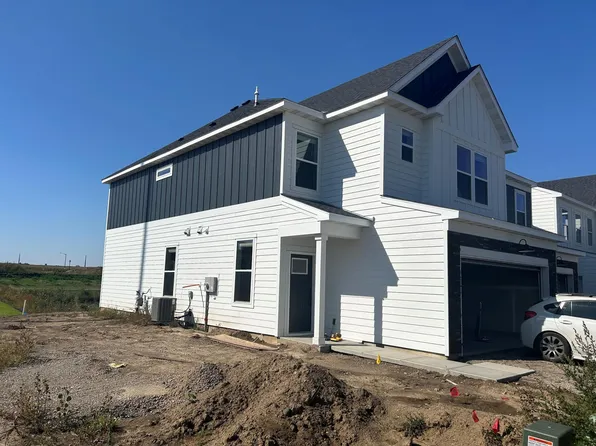 17937 Genoa Dr, Lakeville, MN 55044