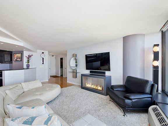 2nd image of 505 N Lake Shore Dr APT 1806