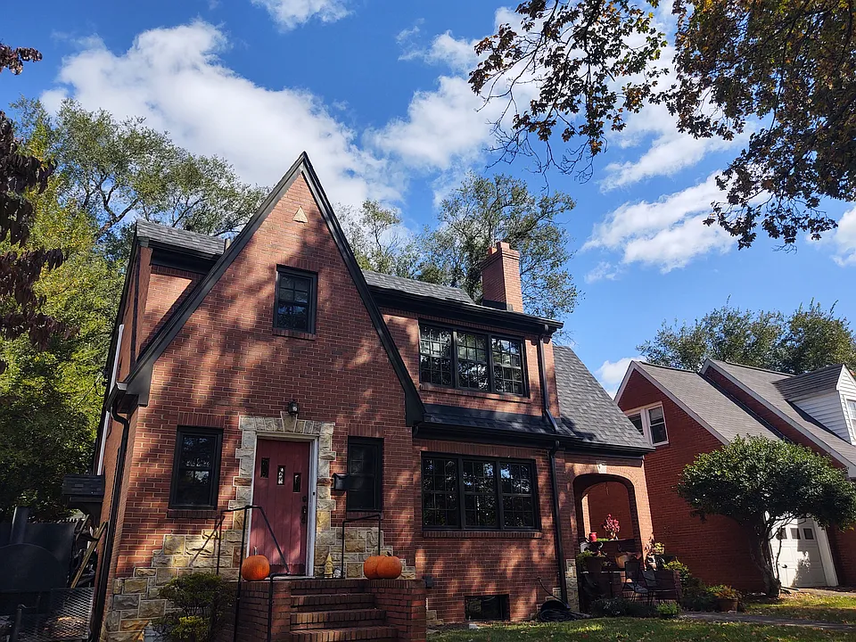 2323 Windsor Ave SW