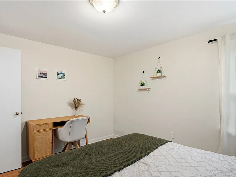 4037 NE 109th St — Photo 16