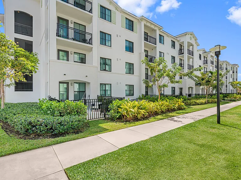 Casero Apartments — Photo 13