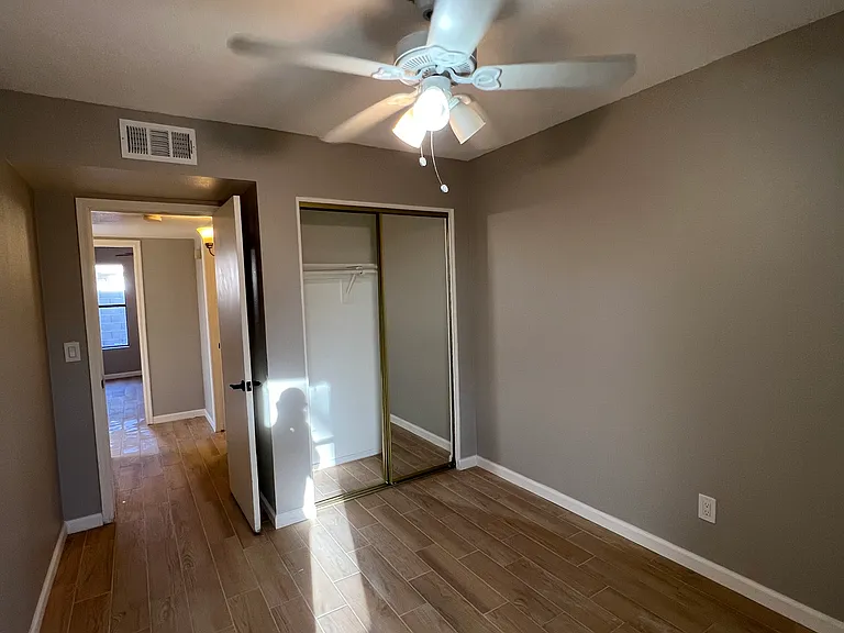 2851 E Capri Cir — Photo 10