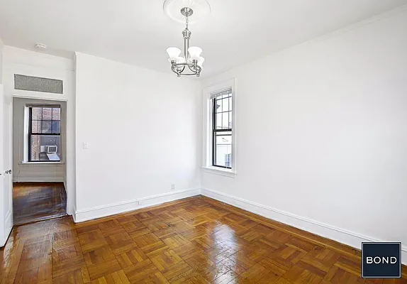 Rented by Bond New York | media 29