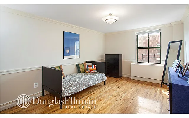 Sold by Douglas Elliman | media 16