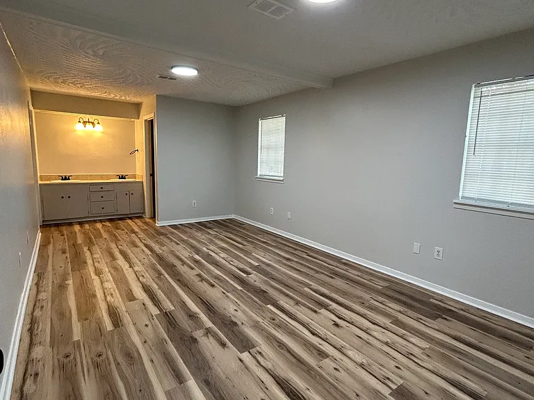 4953 Rosehaven Dr — Photo 13