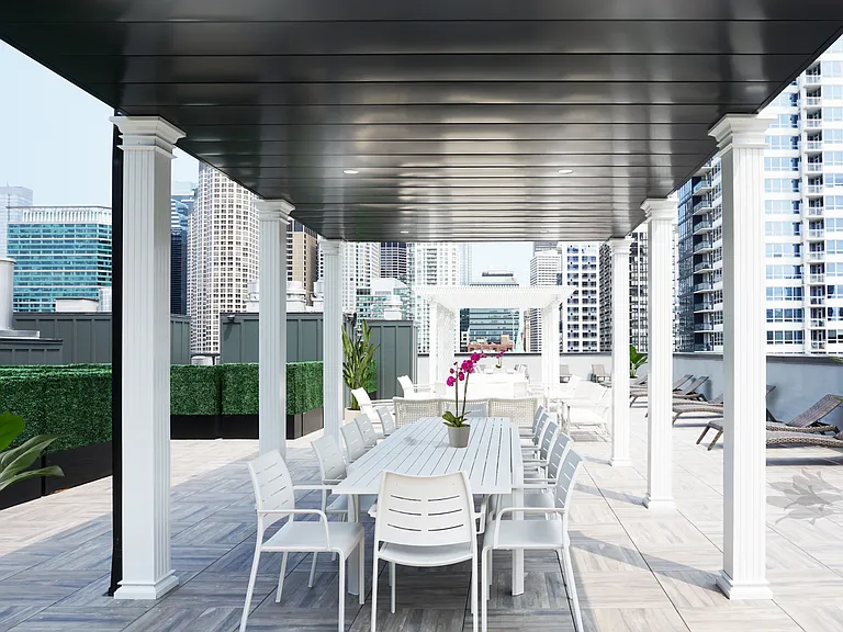Luxe Suites Chicago Luxury Apartments — Photo 54