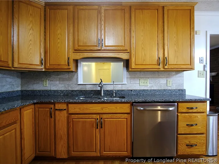 1987 Penrose Dr — Photo 10