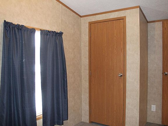5th image of 203 Wag Ave