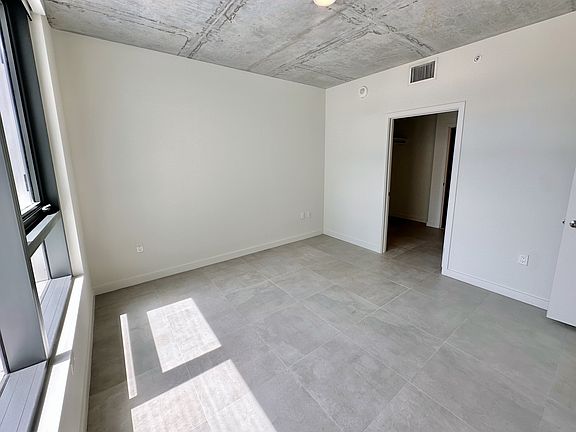5th image of 276 NW 31st St #A