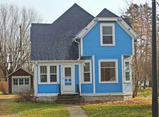 218 S 4th St, Abbotsford, WI 54405