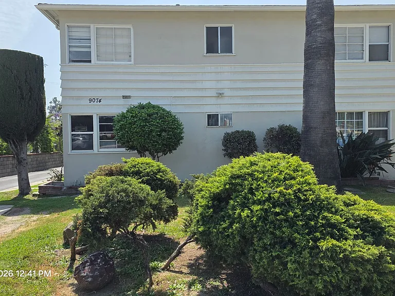 9074 Huntington Dr — Photo 15