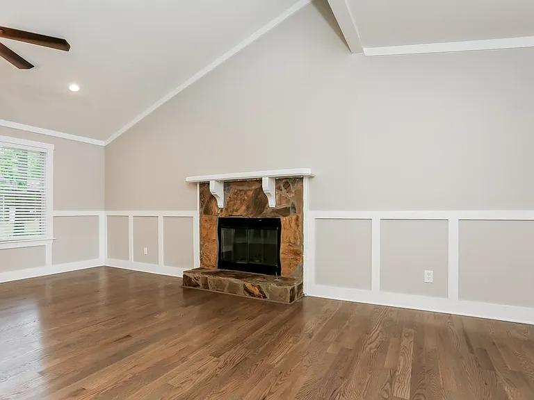 2661 Deerfield Cir — Photo 5